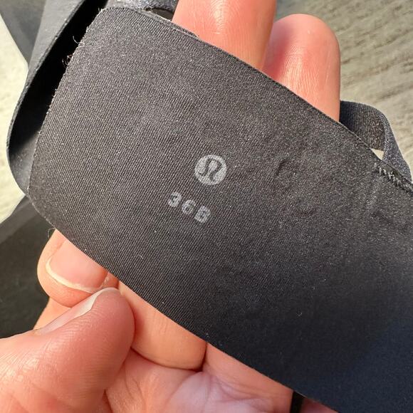 Lululemon Take Shape Bra Black 36B - Picture 4 of 4